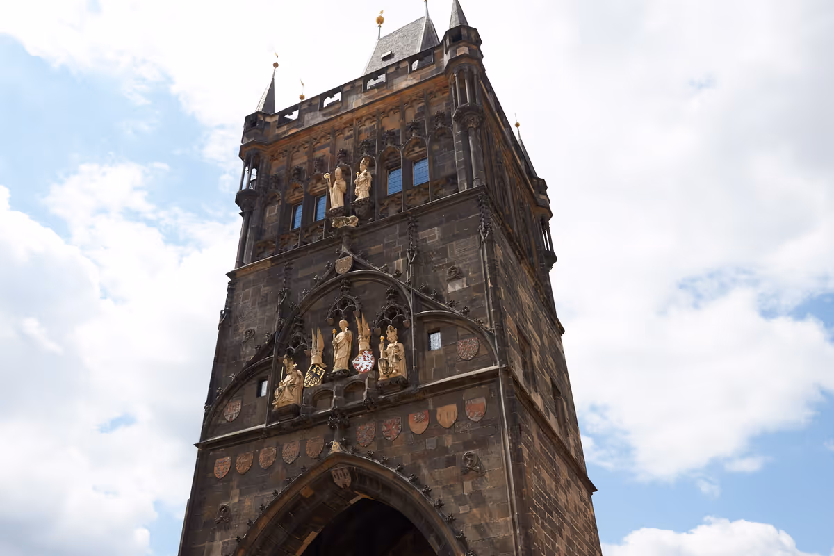 Turm in der Prager Altstadt